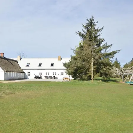 16 Bedroom Cozy In Blavand Tatil Evi