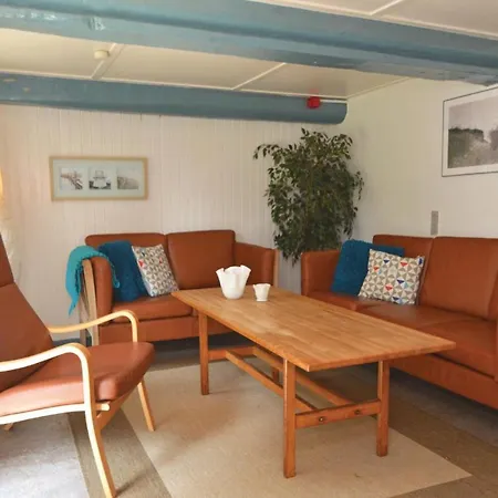 16 Bedroom Cozy In Blavand Tatil Evi